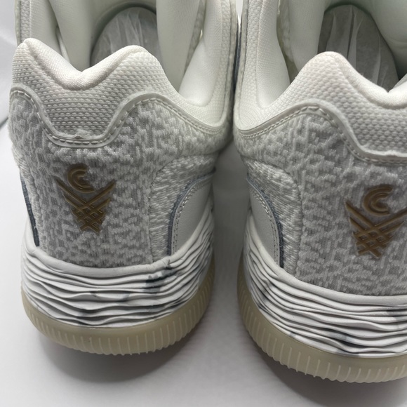 CROSSOVER CULTURE 10.5 - Picture 5 of 10